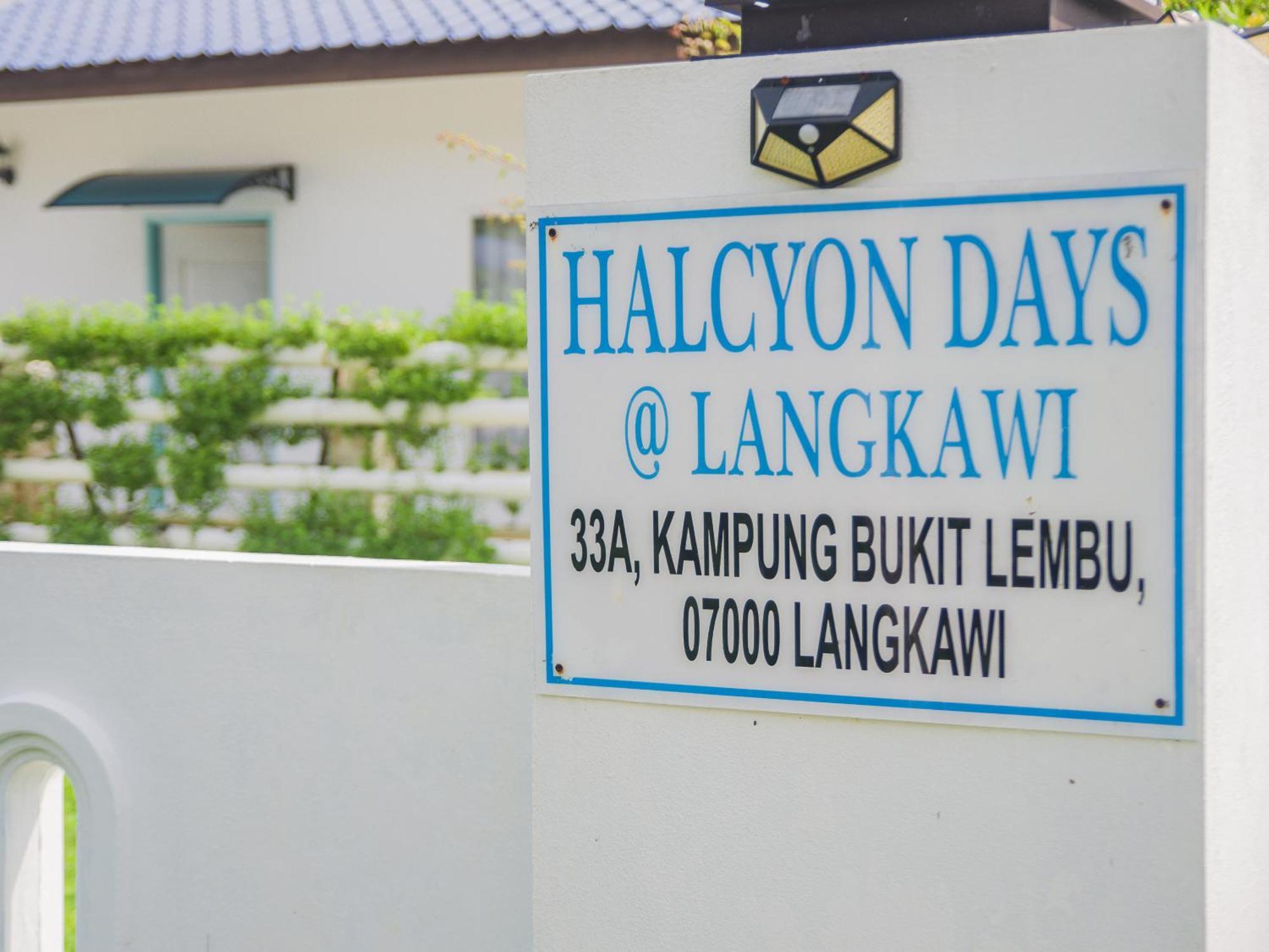 Halcyon Days @ Langkawi Apartman Pantai Cenang  Kültér fotó
