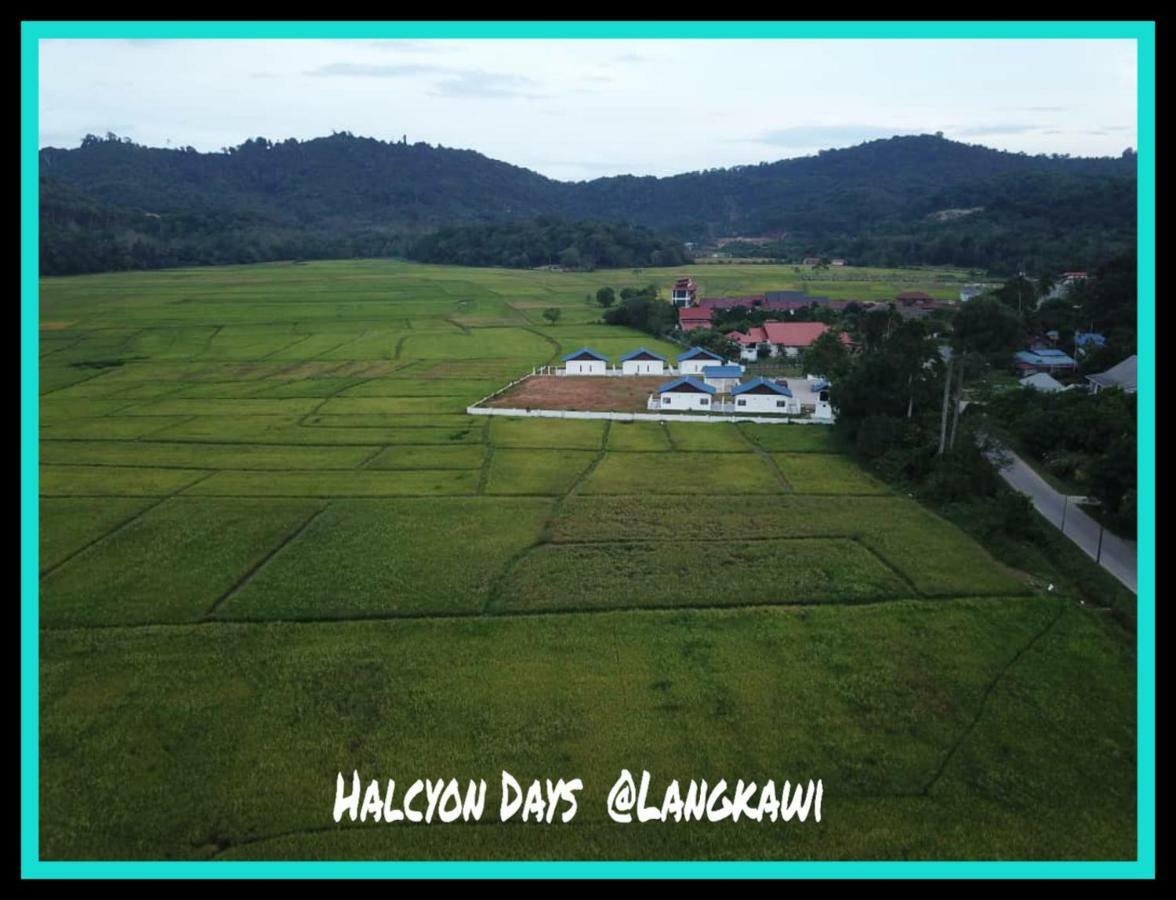 Halcyon Days @ Langkawi Apartman Pantai Cenang  Kültér fotó